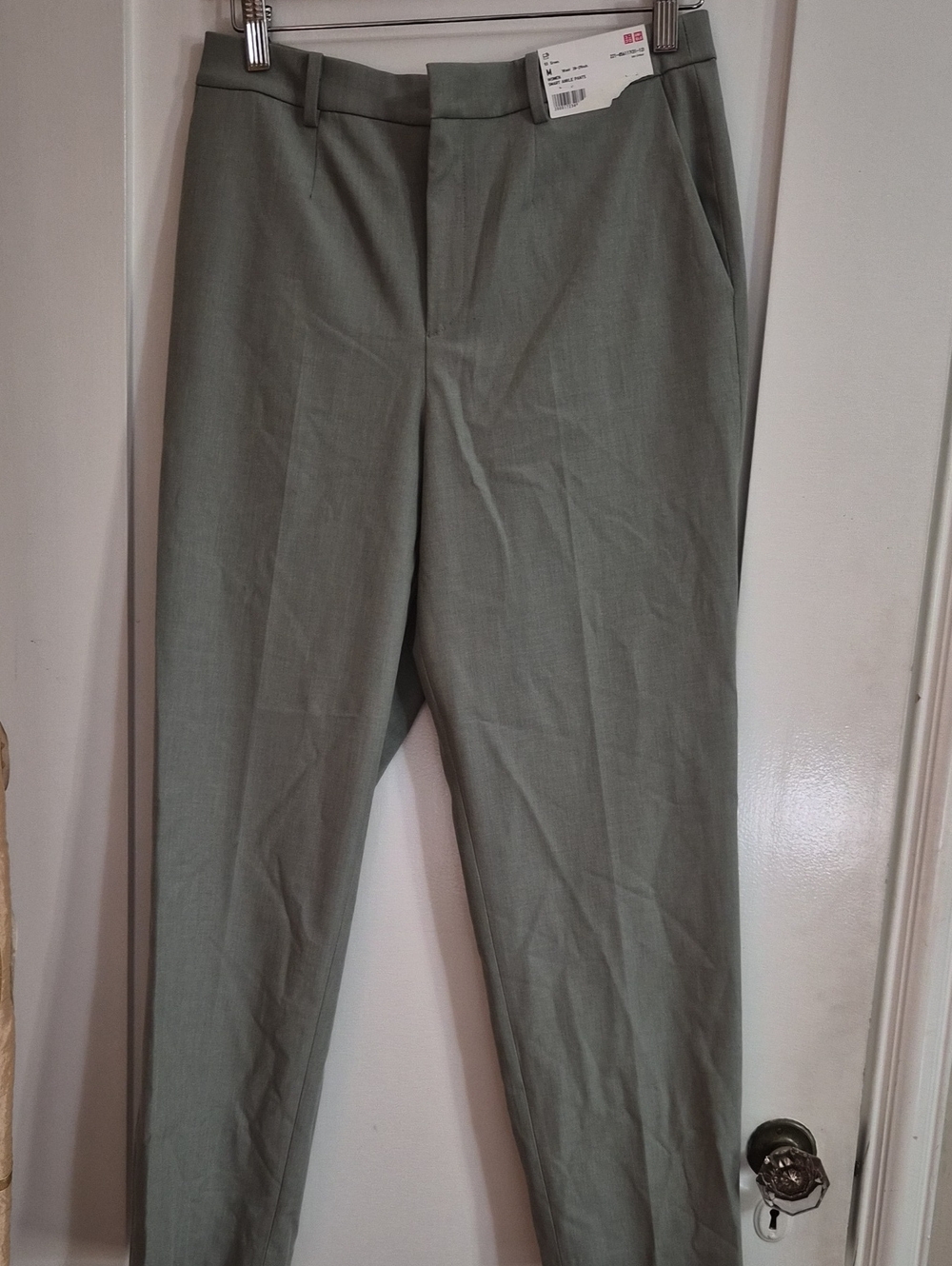 Uniqlo Women's Sage Green Cropped Tapered Pants
